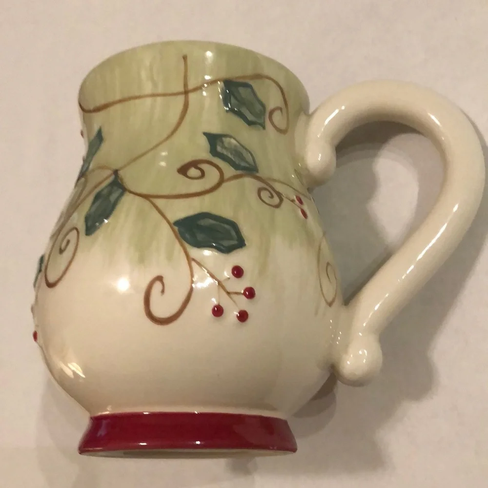 Vintage Pfaltzgraff Pepperberry 4 Mugs